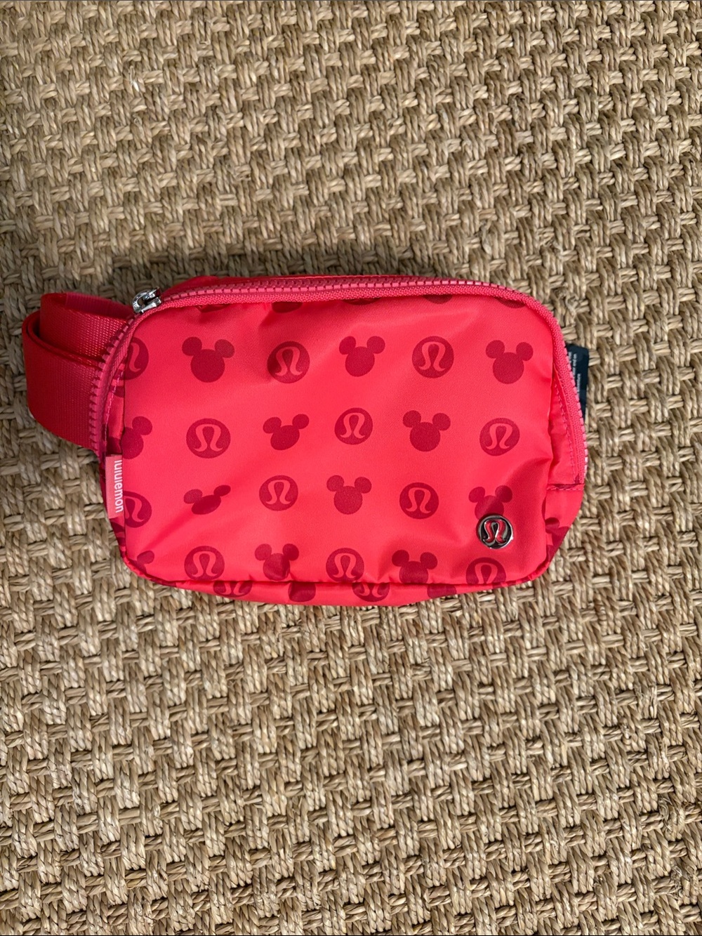 Lululemon HTF Disney Mickey Mouse Everywhere bag NWT gloss pink Sold out
